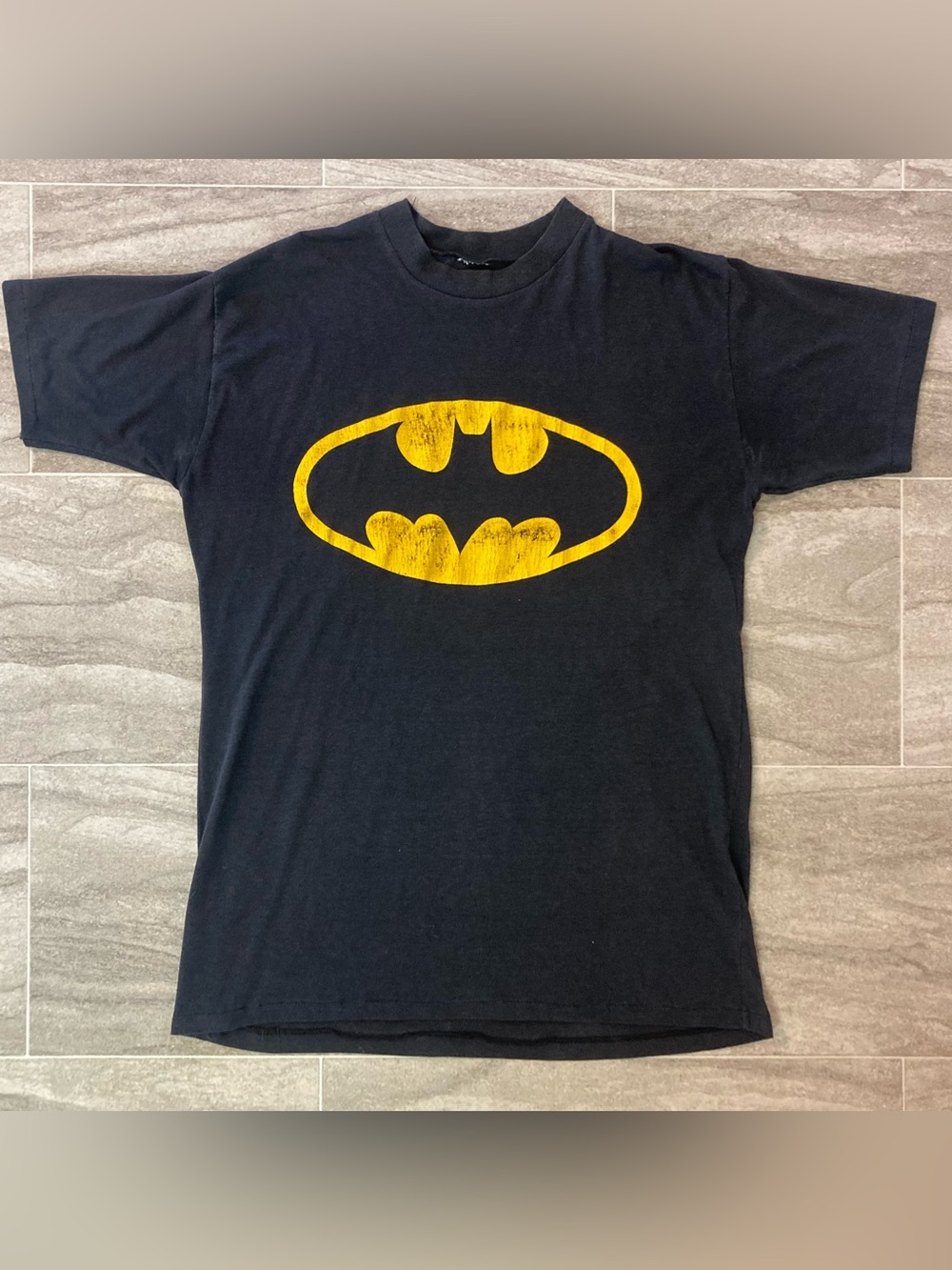 True Vintage 1970s/80s Batman Logo T‑Shirt Black Yellow Graphic M/L